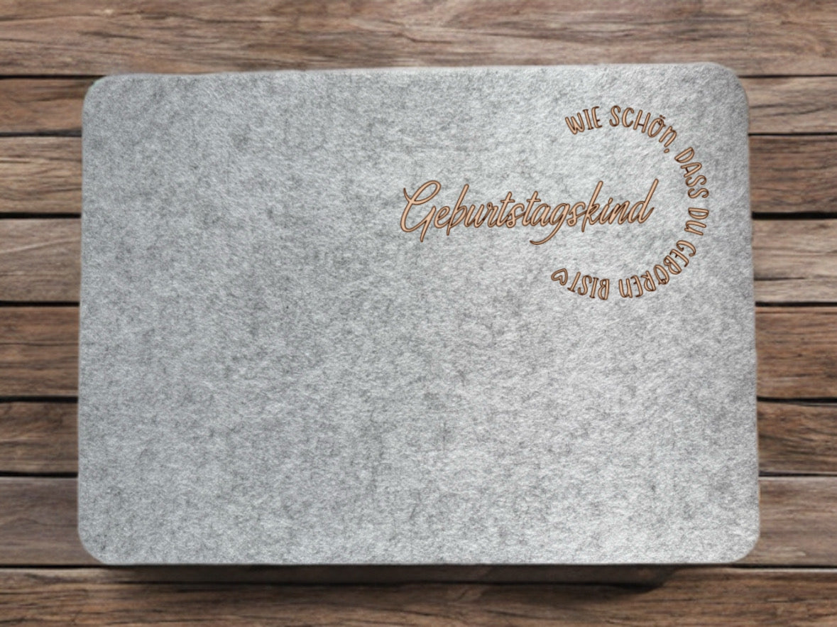 Personalisiertes Filz-Platzset zum Geburtstag