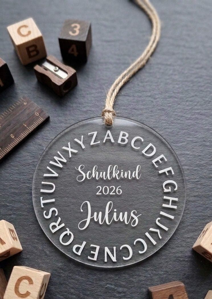 Personalisierter Schultütenanhänger mit Wunschmotiv | Acrylanhänger Einschulung | Design frei wählbar mit Name & Jahr