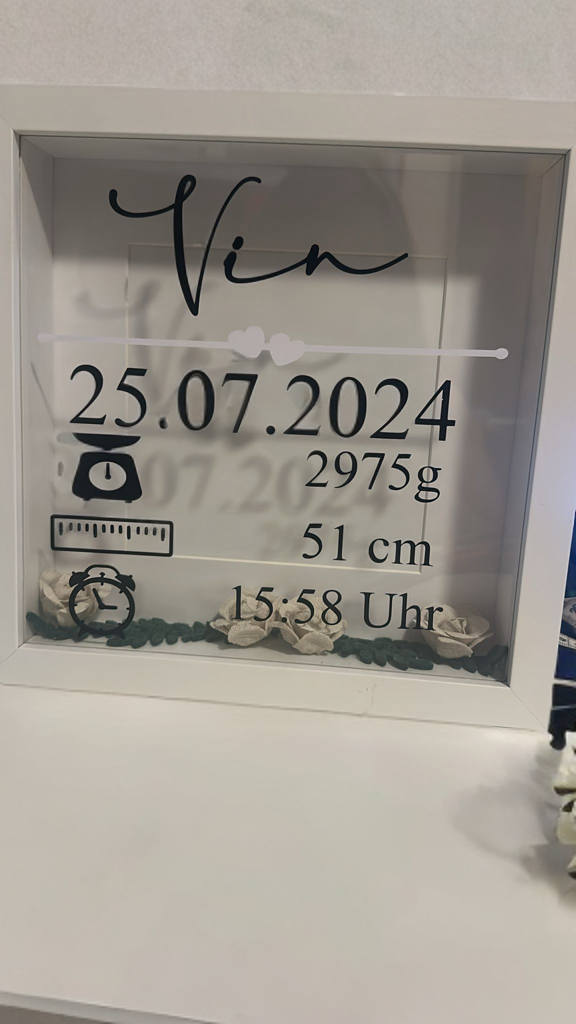 Lichterrahmen mit Geburtsdaten