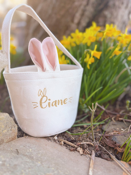 Kuscheliger Hasenkorb Personalisiert