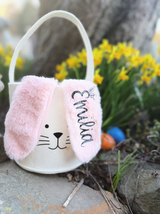 Osterkorb mit flauschigen Ohren personalisiert